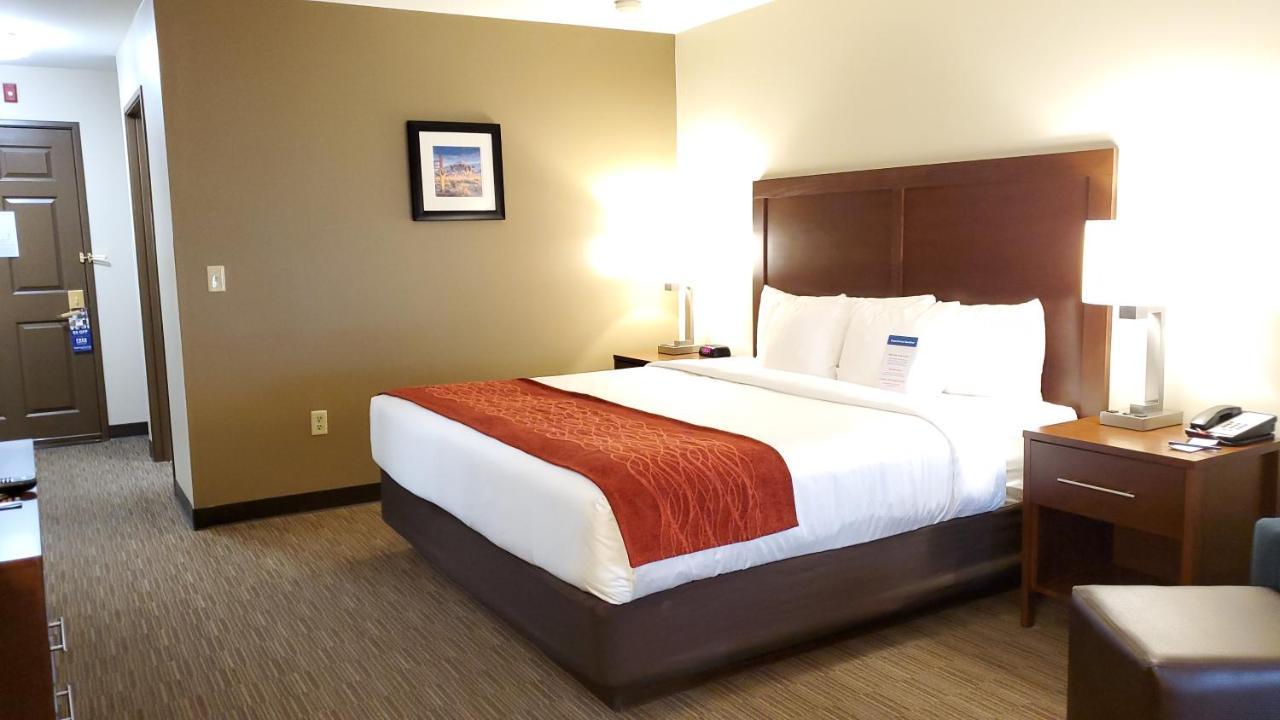 Comfort Inn & Suites Tempe Phoenix Sky Harbor Airport Εξωτερικό φωτογραφία