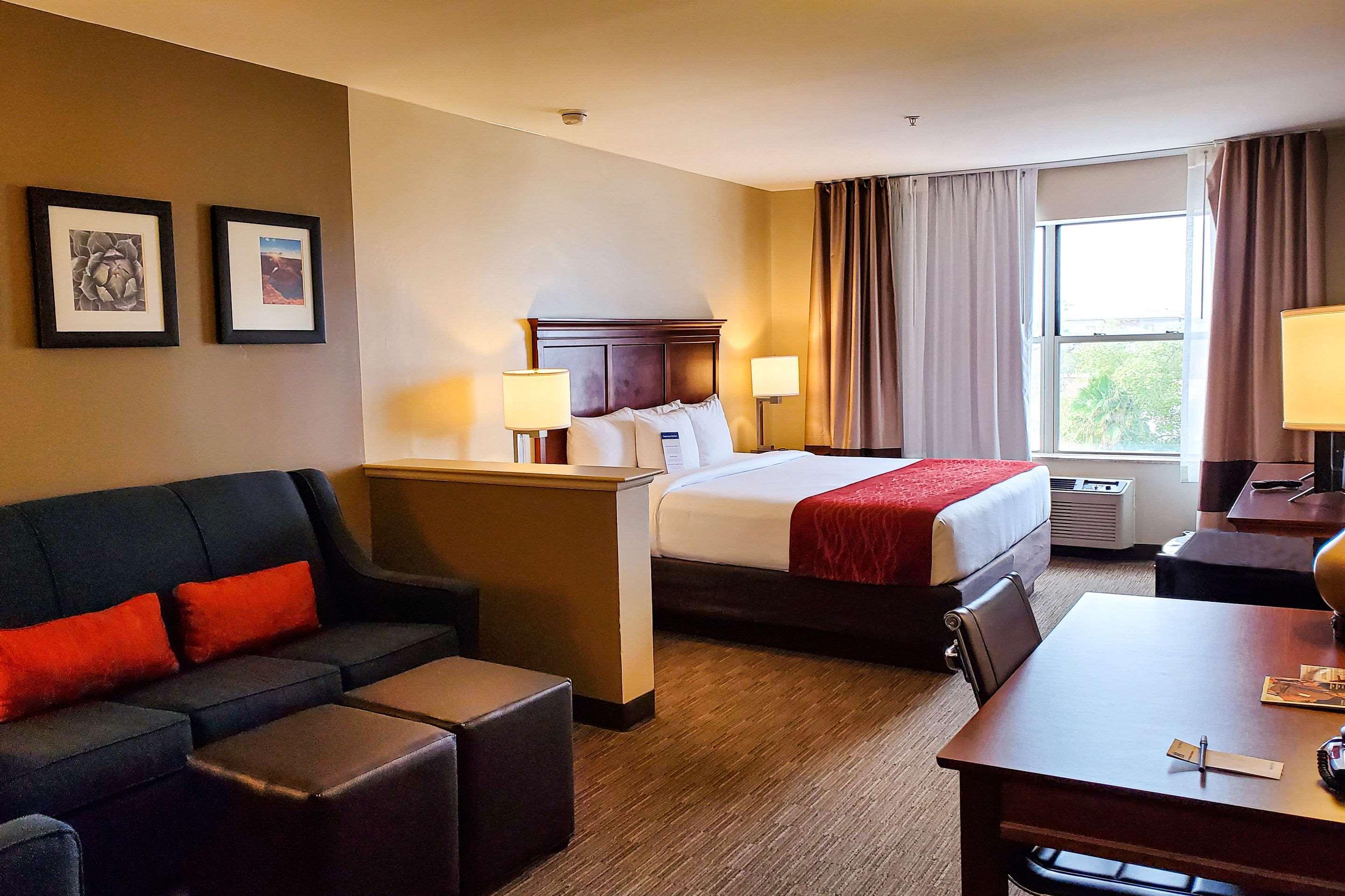 Comfort Inn & Suites Tempe Phoenix Sky Harbor Airport Εξωτερικό φωτογραφία