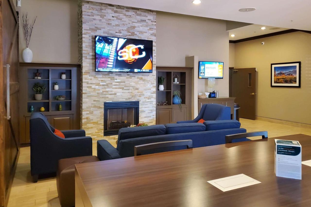 Comfort Inn & Suites Tempe Phoenix Sky Harbor Airport Εξωτερικό φωτογραφία