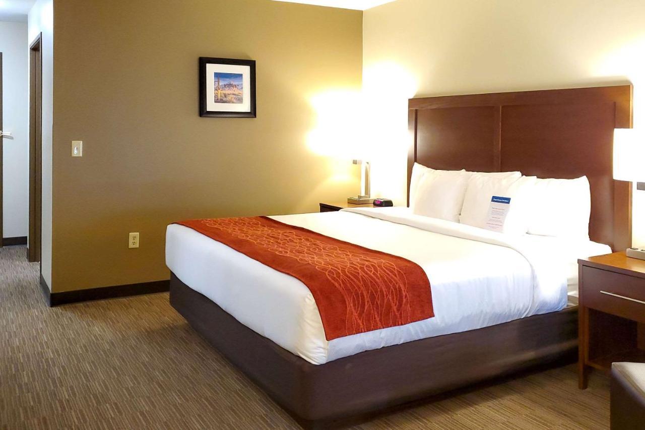 Comfort Inn & Suites Tempe Phoenix Sky Harbor Airport Εξωτερικό φωτογραφία