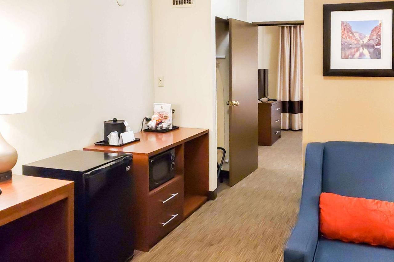 Comfort Inn & Suites Tempe Phoenix Sky Harbor Airport Εξωτερικό φωτογραφία
