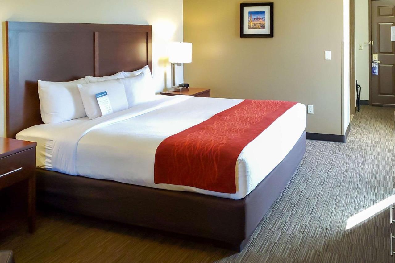 Comfort Inn & Suites Tempe Phoenix Sky Harbor Airport Εξωτερικό φωτογραφία