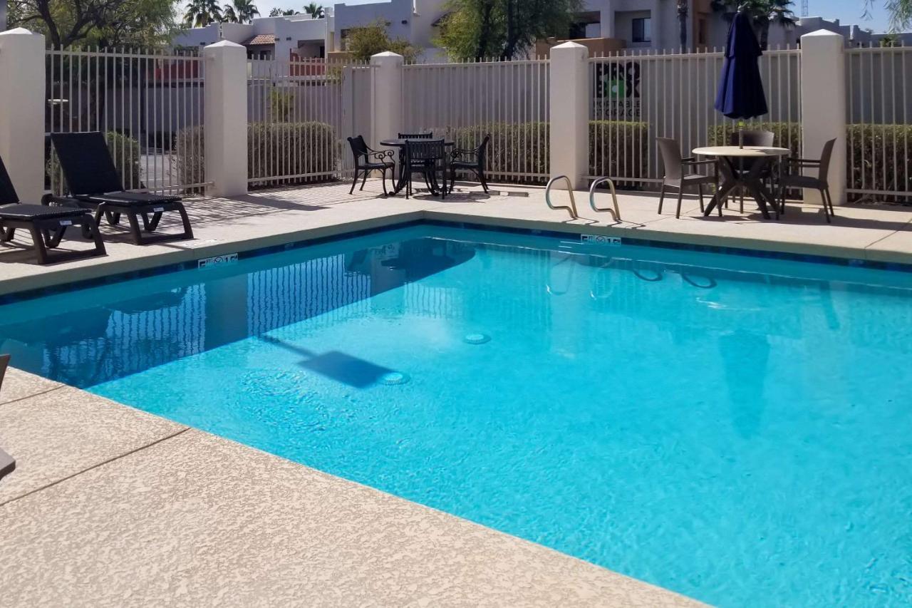 Comfort Inn & Suites Tempe Phoenix Sky Harbor Airport Εξωτερικό φωτογραφία