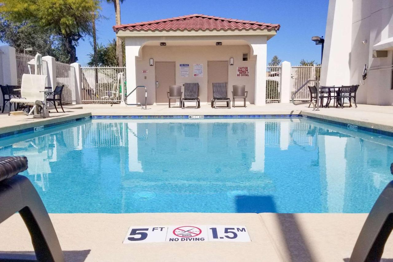 Comfort Inn & Suites Tempe Phoenix Sky Harbor Airport Εξωτερικό φωτογραφία